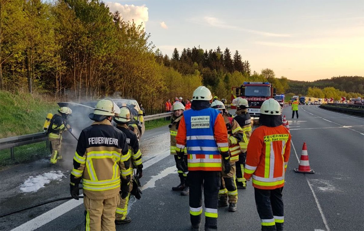 Brennender PKW auf der A9